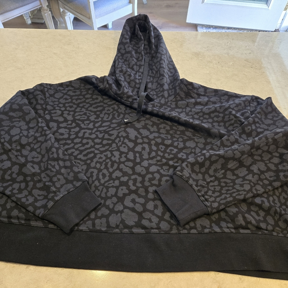 Nike Womens Black Animal Print Hoodie And Matching Sweatpants Plus 3X